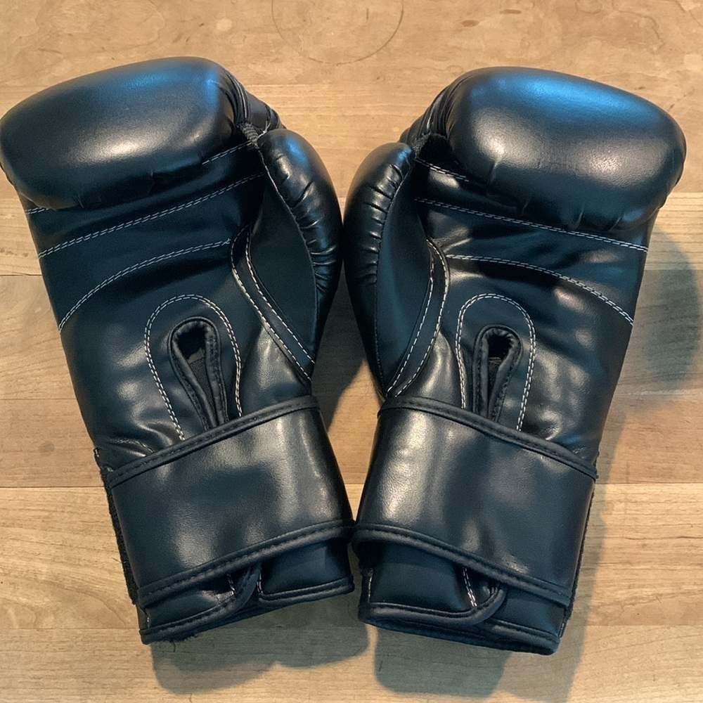 AMA Boxing Gloves Black 10 oz Sparring MMA boxing lessons amateur kick boxing - Picture 3 of 10